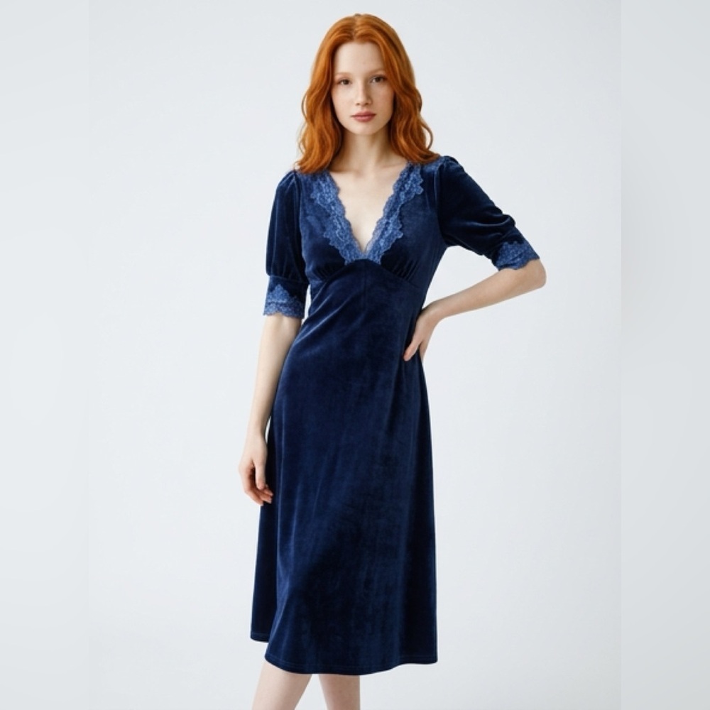 Cider Navy Blue Velvet Lace Trim Midi Dress - XS